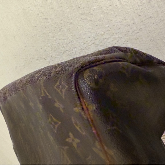 Authentic Louis Vuitton Monogram Canvas Handbag speedy 35 - Picture 12 of 16